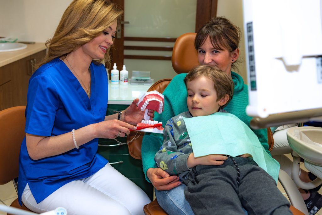 pierwsze wizyta dziecka u stomatologa Platinium Dent
